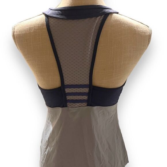 Lija | EUC Women’s Performance Exercise Tank in contrasting blues size Small - Picture 2 of 5